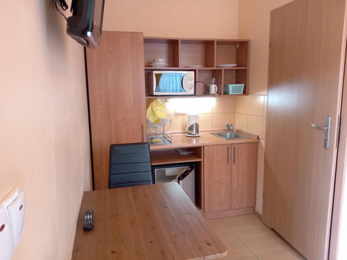 Pokoje Goscinne Monti Kudowa-Zdrój Exterior foto